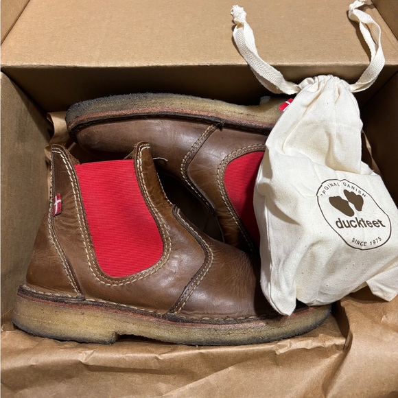 Duckfeet Roskilde Brown and Red